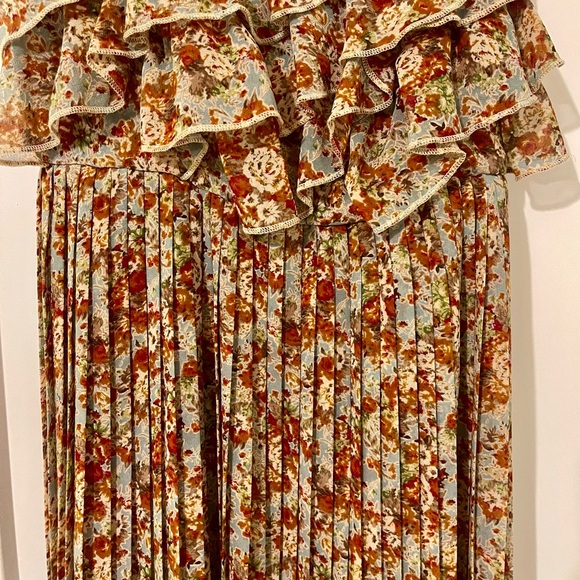 Frilly ruffled sundress - Picture 2 of 3